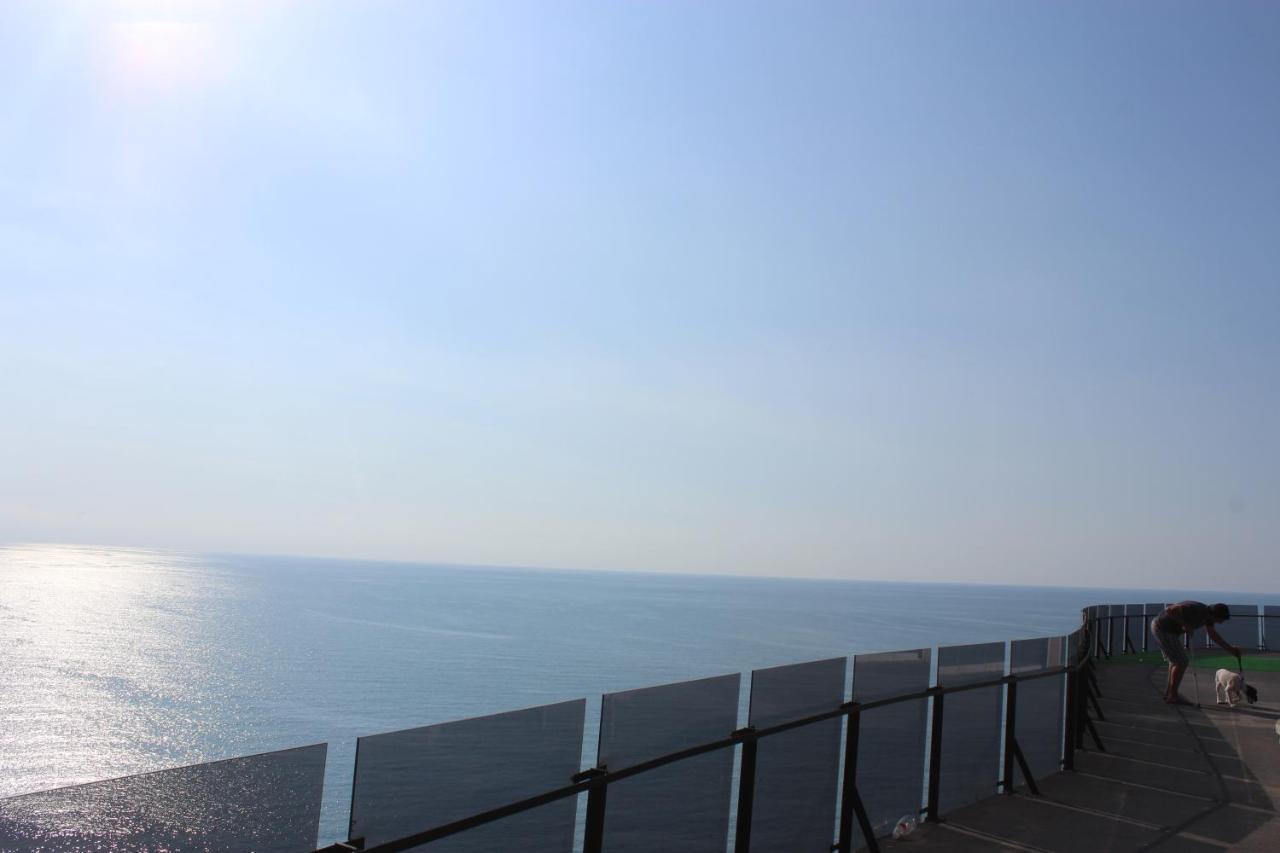 Apartment On The Back Sea Μπατούμι Εξωτερικό φωτογραφία