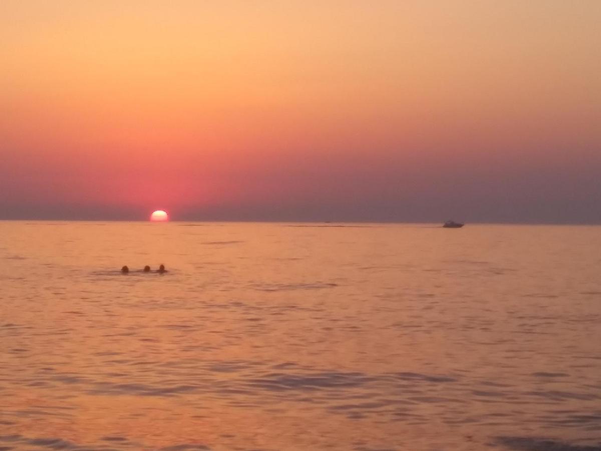 Apartment On The Back Sea Μπατούμι Εξωτερικό φωτογραφία